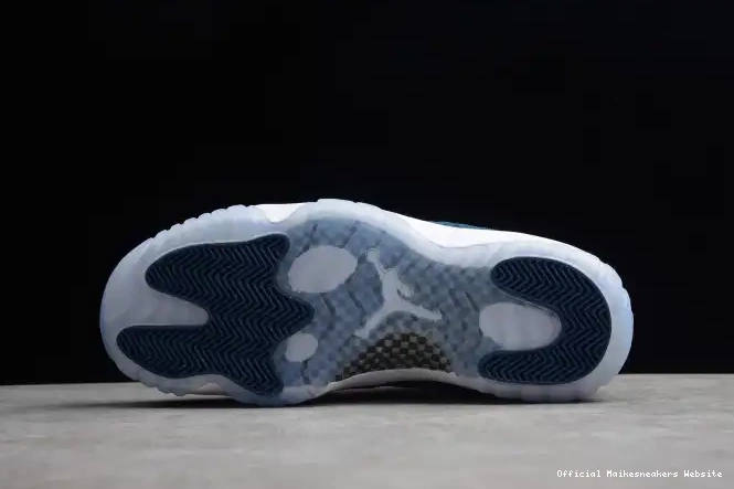 Official Maikesneakers Low Navy Blue CD6846-102 Air Jordan Snakeskin 11 0623